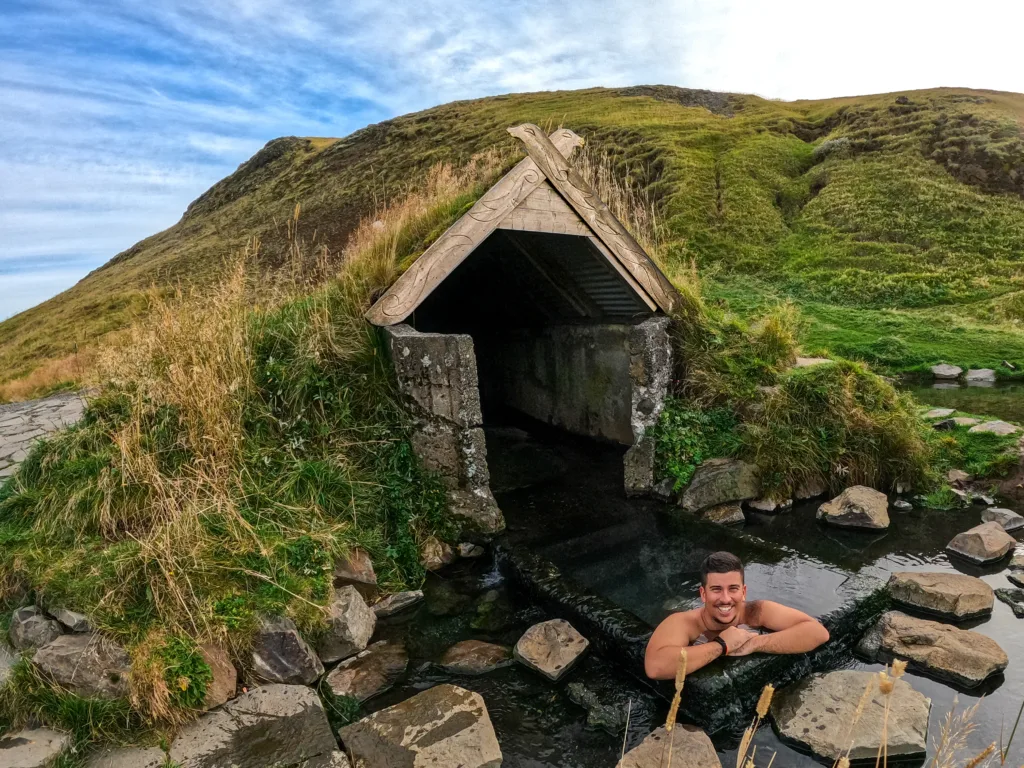 Fuentes termales de Hrunalaug

aventura de 15 días por Islandia